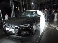 Bild: Live-Cooking, Hologramm und neue Autos