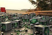 Bierlaster verunglückt Bild: Bierlaster verunglückt