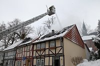 Dachstuhlbrand griff auf Nachbarhäuser über Bild: Dachstuhlbrand griff auf Nachbarhäuser über