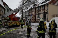 Dachstuhlbrand griff auf Nachbarhäuser über Bild: Dachstuhlbrand griff auf Nachbarhäuser über