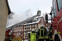 Dachstuhlbrand griff auf Nachbarhäuser über Bild: Dachstuhlbrand griff auf Nachbarhäuser über