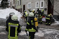 Dachstuhlbrand griff auf Nachbarhäuser über Bild: Dachstuhlbrand griff auf Nachbarhäuser über