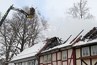 Dachstuhlbrand griff auf Nachbarhäuser über Bild: Dachstuhlbrand griff auf Nachbarhäuser über