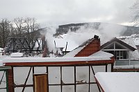 Dachstuhlbrand griff auf Nachbarhäuser über Bild: Dachstuhlbrand griff auf Nachbarhäuser über