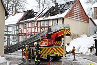 Dachstuhlbrand griff auf Nachbarhäuser über Bild: Dachstuhlbrand griff auf Nachbarhäuser über