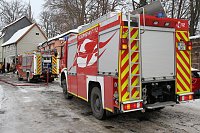 Dachstuhlbrand griff auf Nachbarhäuser über Bild: Dachstuhlbrand griff auf Nachbarhäuser über