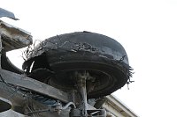 Reifenplatzer führt zu Unfall Bild: Reifenplatzer führt zu Unfall