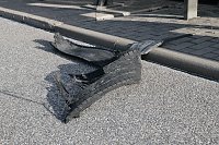 Reifenplatzer führt zu Unfall Bild: Reifenplatzer führt zu Unfall