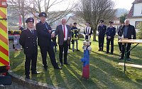 Bild: In Kallmerode freuten sich die Kameraden der Feuerwehr &uuml;ber ihr neues Einsatzfahrzeug