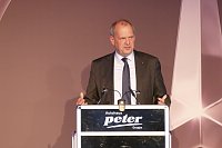 Bild: Mitglied des Bundestages (Wahlkreis G&ouml;ttingen) und Wirtschaftspr&uuml;fer der Autohaus-Peter-Gruppe