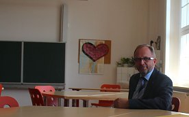 Bild: Dr. Bernd Uwe Althaus hat als Schuldirektor in den 90er Jahren schon Erfahrungen mit der Integration von Fl&uuml;chtlingskindern gesammelt