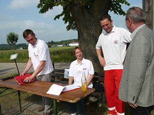 Junge Sanit&auml;ter im Wettstreit