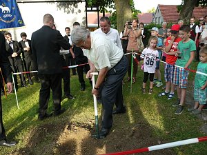 Ausgrabung und Beginn der Leinefelder Kirmes 2013