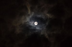 Lichtspiel in der Nacht