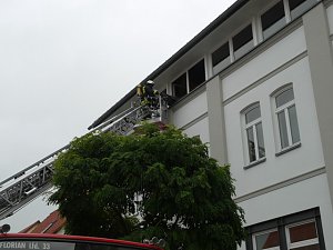 Feuerwehr&uuml;bung bei der Sparkasse