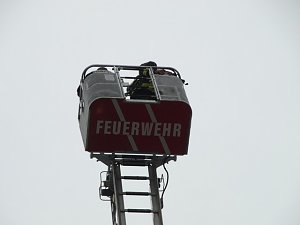 Feuerwehr&uuml;bung bei der Sparkasse