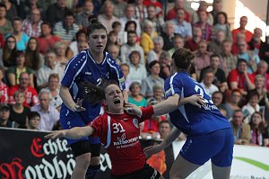THC gewinnt erstes Champion League Spiel klar mit 33:20