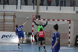 THC gewinnt erstes Champion League Spiel klar mit 33:20