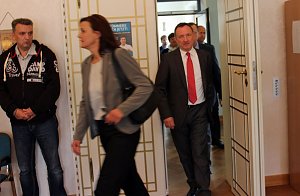 Verurteilung des Brandanschlages und weitere Ma&szlig;nahmen