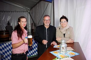 Gewichtiger Gast zum Oktoberfest im Autohaus Peter