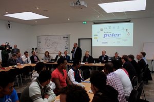 Nicht reden, handeln - die Autohaus Peter Gruppe und andere Unternehmer starten Ausbildungsoffensive