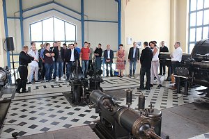 Bergbautechnologen beenden Ausbildung