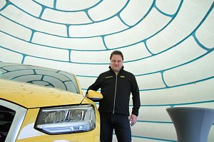 Neue Technik und Spenden f&uuml;r Vereine - im Autohaus Albertsmeyer freute man sich heute nicht nur &uuml;ber schicke Autos