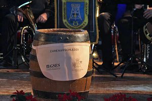 Ministerpr&auml;sident bekam Schl&auml;ge