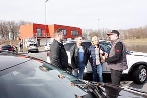 Ab ins Gelände: Autohaus-Peter-Gruppe lud zum Aktionstag ins Autodrom