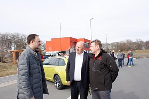 Ab ins Gelände: Autohaus-Peter-Gruppe lud zum Aktionstag ins Autodrom