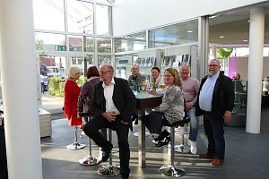 Afterwork-Party im Mercedes-Autohaus