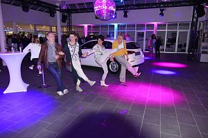 Afterwork-Party im Opel-Autohaus