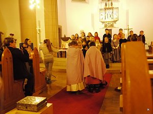 Elisabeth-Spiel in der Kirche