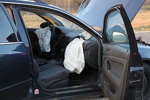 Sechs Menschen bei Unfall verletzt