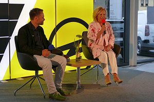 Marijke Amado begeisterte im Autohaus Peter mit lecker Abend
