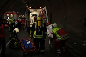 Gro&szlig;&uuml;bung im H&ouml;llbergtunnel