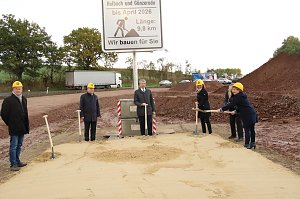 Spatenstich f&uuml;r das letzte Teilst&uuml;ck der neuen B 243