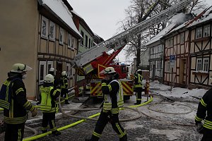 Dachstuhlbrand griff auf Nachbarh&auml;user &uuml;ber