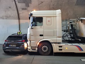 Unfall im H&ouml;llbergtunnel
