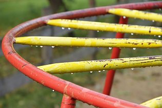 Bild: Spielplatzsicherheit - Winterpause nutzen, um Spielpl&auml;tze fit f&uuml;r die neue Saison zu machen