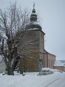Kirche in Heuthen (Foto: Pfarrer Haase)