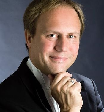 Dirigiert (Foto: Agentur)