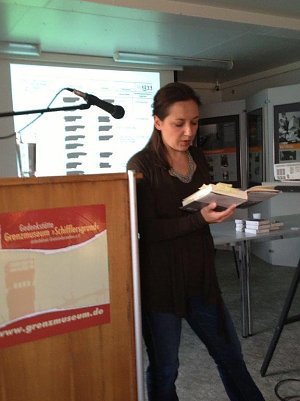 Ruth Hoffmann im Grenzmuseum (Foto: Grenzmuseum Schifflersgrund)