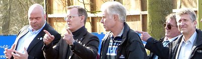 Ramelow wird von Wacker-Pr&auml;sident Kleofas informiert Foto: nnz