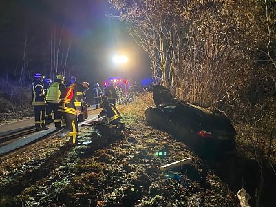 In den Morgenstunden des Samstag mussten die Rettungskr&auml;fte nach Gebershausen ausr&uuml;cken Foto: Feuerwehr Bornhagen/Silvio Dietzel