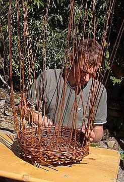 Korbflechten (Foto: Kunsthof Friedrichsrode)