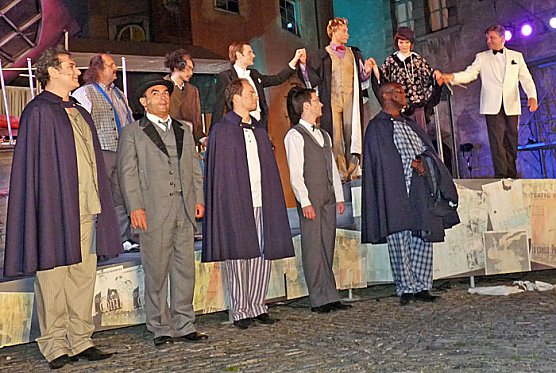 Premiere mit Widrigkeiten (Foto: Karl-Heinz Herrmann) Premiere mit Widrigkeiten (Foto: Karl-Heinz Herrmann)