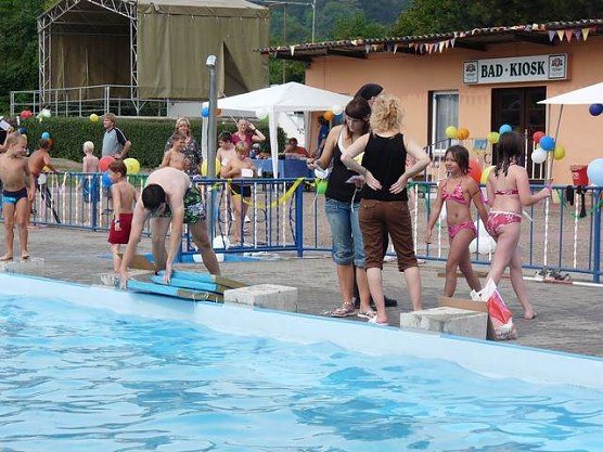 Badesaison wird eröffnet (Foto: Badesportverein) Badesaison wird eröffnet (Foto: Badesportverein)