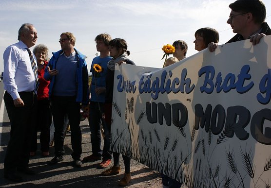 Grüne im Gespräch mit Machnig (Foto: privat) Grüne im Gespräch mit Machnig (Foto: privat)