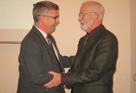 Gl&uuml;ckw&uuml;nsche f&uuml;r Hans-Gerd Adler (Foto: Elke Sagorski)